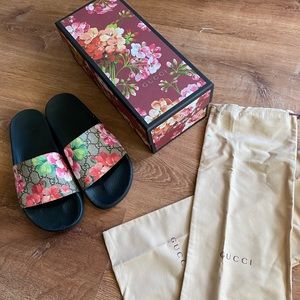 Gucci Bloom sandals